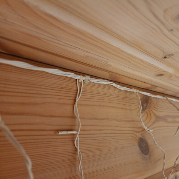 Крепление для гирлянды белое (1 шт.)