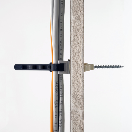 Монтажная площадка для труб и кабеля